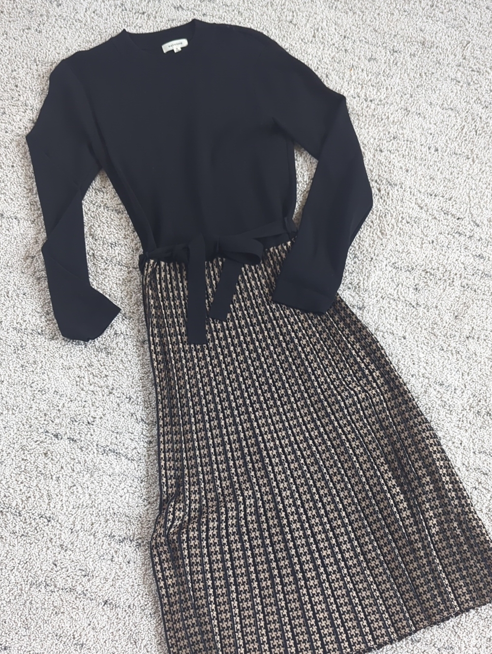 Max Studio Black Long-Sleeve Bodice with Neutral Patterned Midi Skirt
